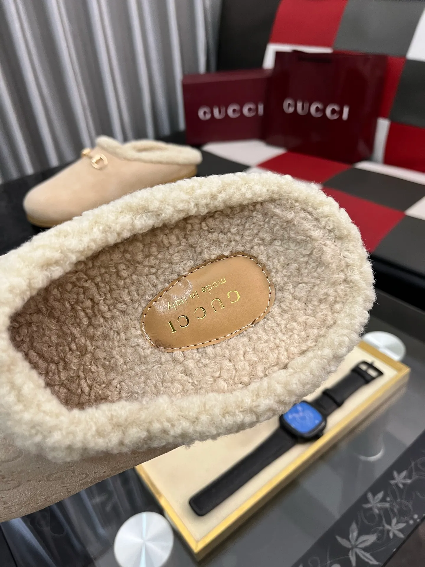 Men's shoes 💰400⌚️⌚️Gucci plush slippers GUCCI. Gucci women's real hair half-slippers Italian top cowhide Imported top quality leather water-dyed cowhide lining Original bronze gold horsebit Italian cowhide outsole Size: 35−442️⃣Colors available